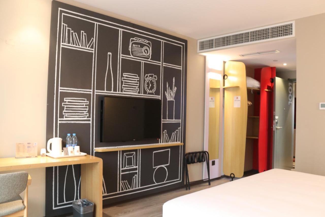 Ibis Chengdu Sm Square Hotel Buitenkant foto